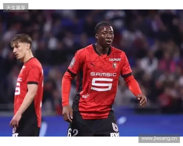 卫报记者:曼联考虑加强对雷恩前锋梅特的追求,身价3000万欧左右 卫报记者:曼联考虑加强对雷恩前锋梅特的追求,身价3000万欧左右